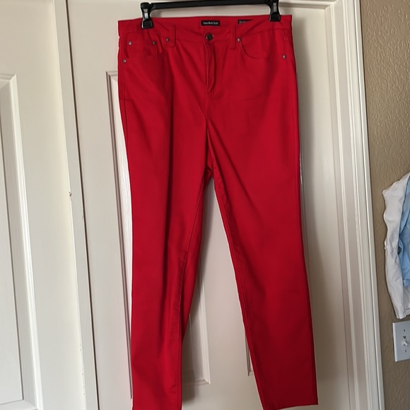 Bright red pants - Picture 2 of 10
